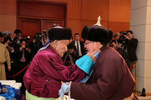 2014-01-31ahmad_big0_0.jpg