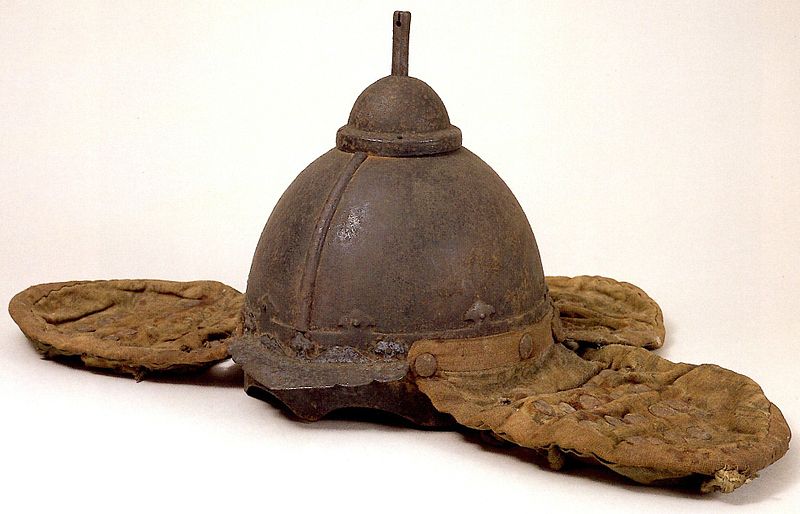 800px-The_helmet_of_a_Mongolian_army_(8).jpg